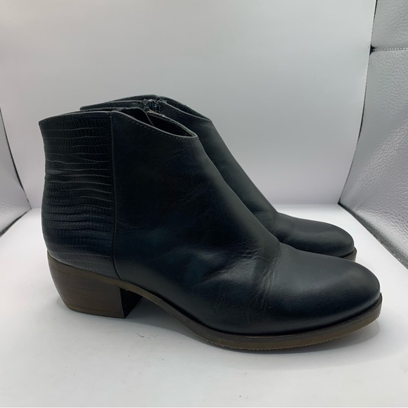 Clarks Womens Mila Myth Bootie Black Leather Size 6M ankle - Picture 1 of 8